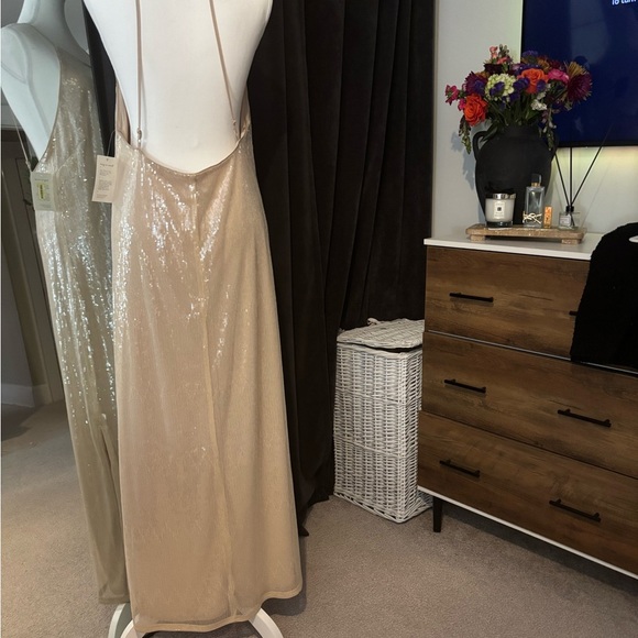 BRAND NEW ! Elegant Sequin Maxi Dress - Picture 4 of 7